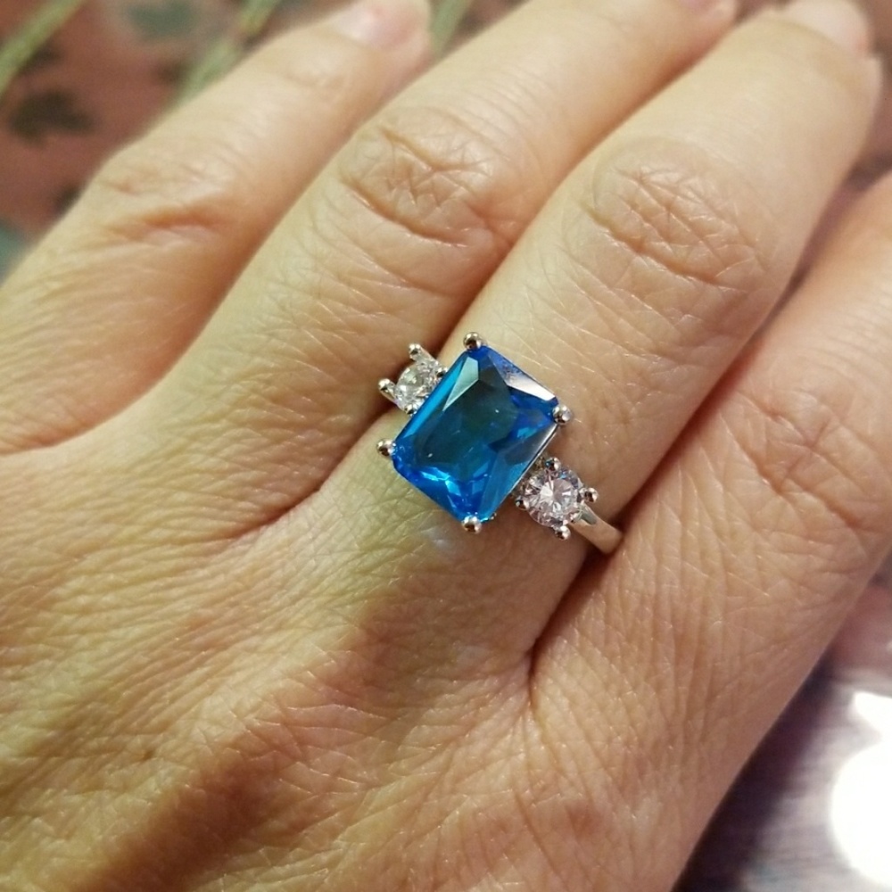 Sterling Silver Blue Topaz Princess Cut Ring - Picture 8 of 8